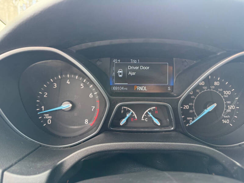 2018 Ford Focus SE - Photo 18