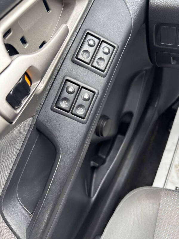 2009 Toyota Matrix Base photo 9