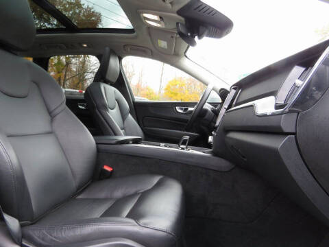 2023 Volvo XC60 B5 Core