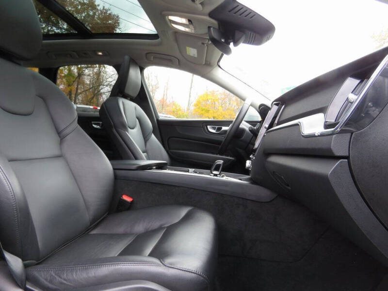 2023 Volvo XC60 B5 Core