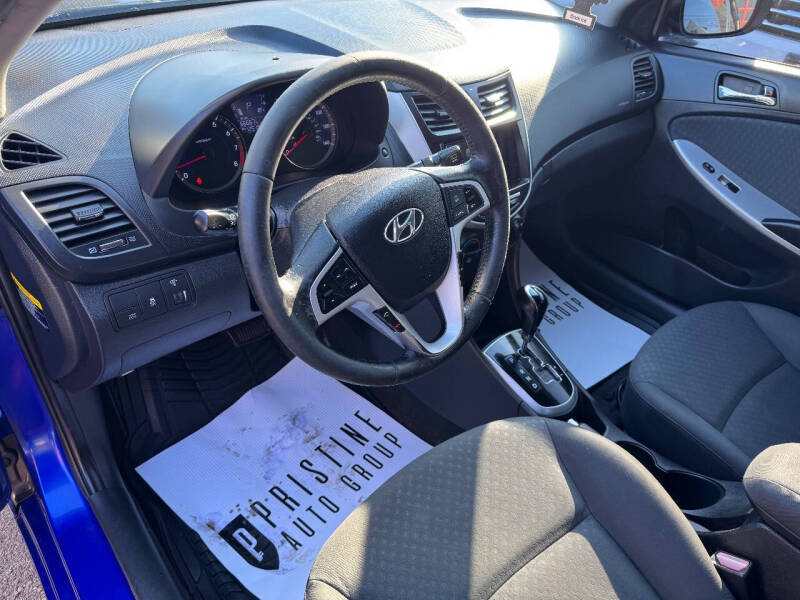 2012 Hyundai Accent SE