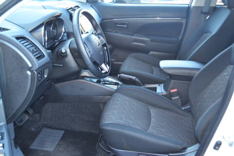 2025 Mitsubishi Outlander Sport LE