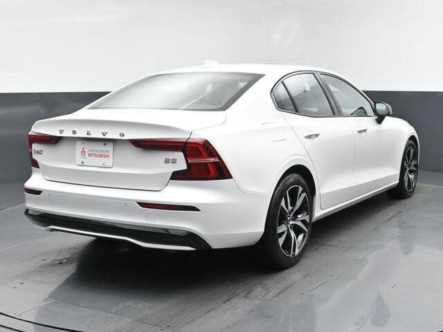 2024 Volvo S60 B5 Core Dark Theme