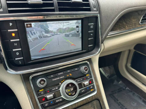 2017 Lincoln Continental Select