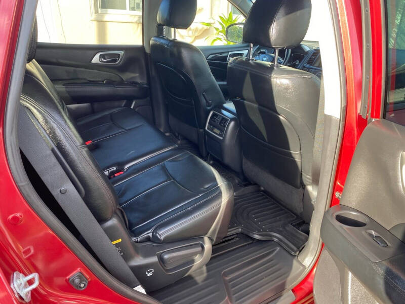 2016 Nissan Pathfinder SV