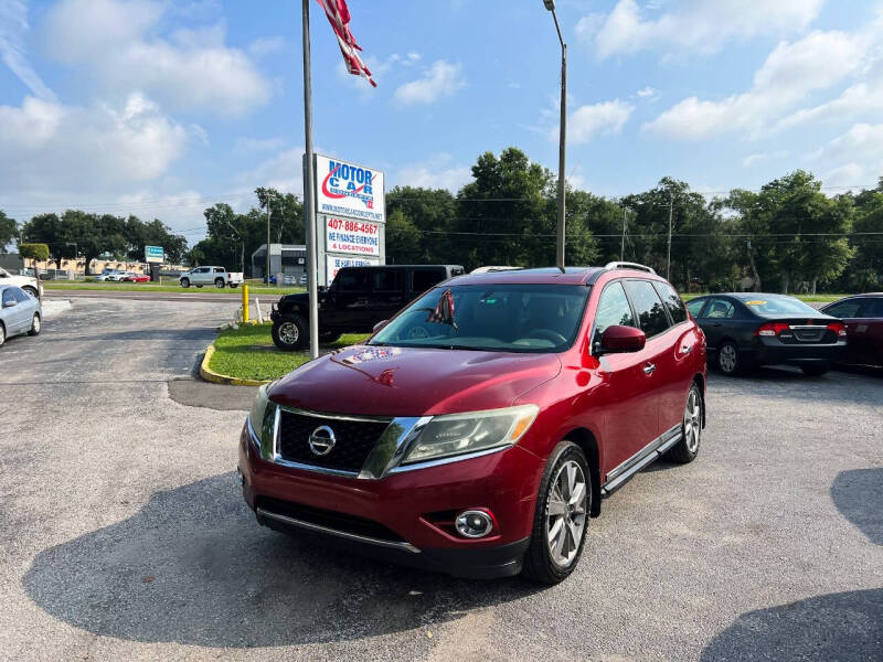 2014 Nissan Pathfinder Platinum's photo
