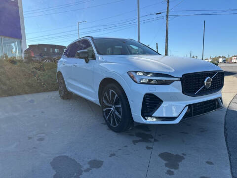 2023 Volvo XC60 B5 Plus Dark Theme