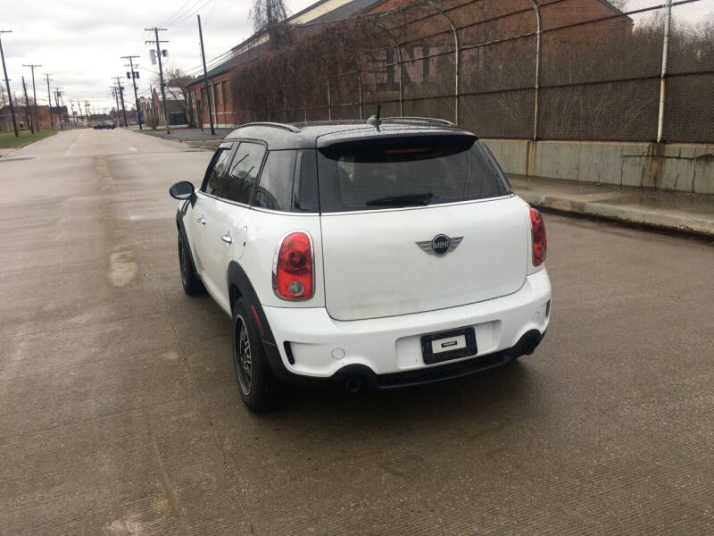 2014 MINI Countryman Countryman S photo 14