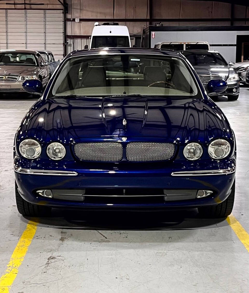 2004 Jaguar XJR for sale at Carnival Car Company in Victoria, TX