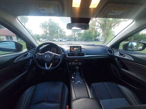 2017 Mazda MAZDA3 Touring