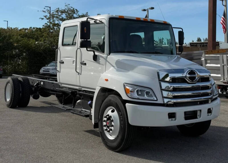 2025 Hino L6