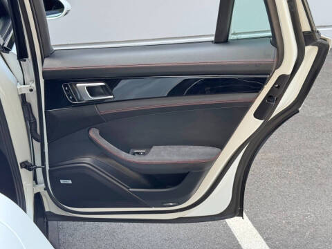 2019 Porsche Panamera GTS