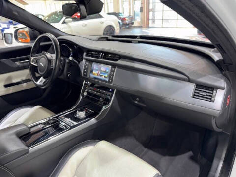 2016 Jaguar XF R-Sport