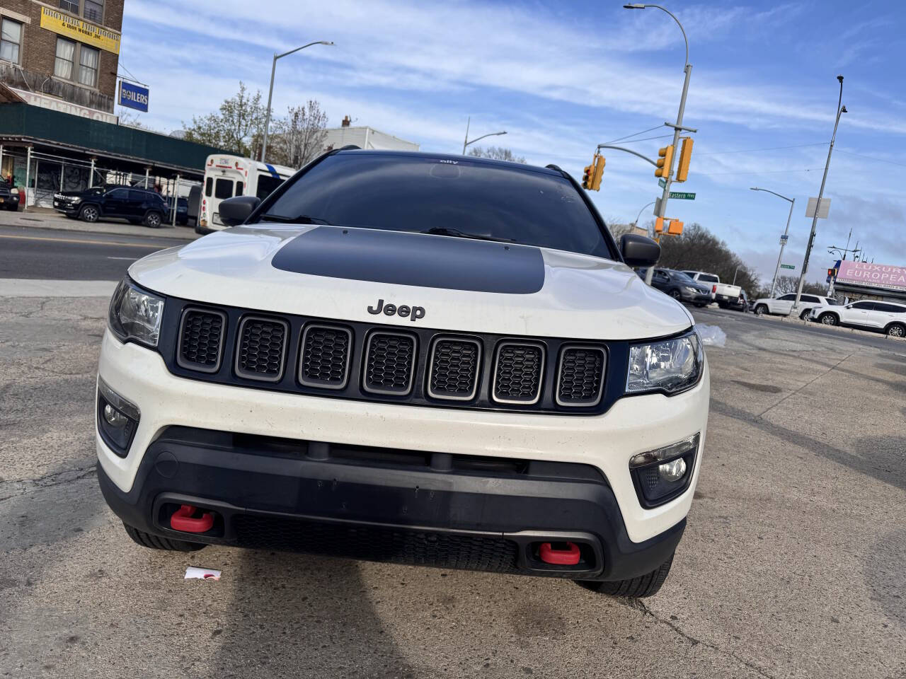 White 2019 Jeep Compass Trailhawk 4x4 Trailhawk 4dr SUV 1
