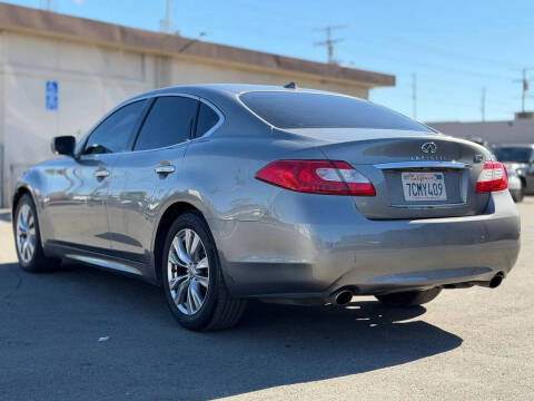 2013 Infiniti M37