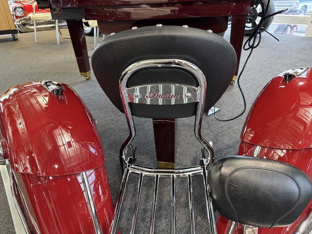 2014 Indian Motorcycle® Chieftain™ Indian Motorc 22