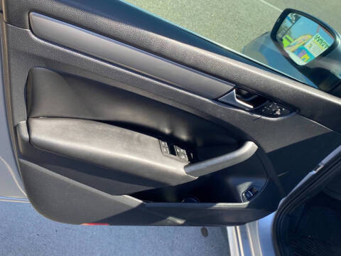 2014 Volkswagen Passat 1.8T SE