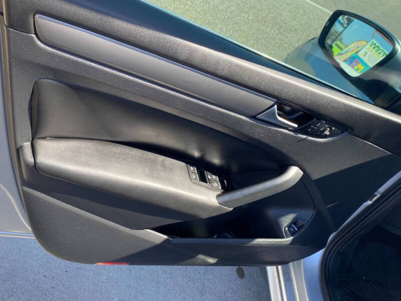 2014 Volkswagen Passat 1.8T SE