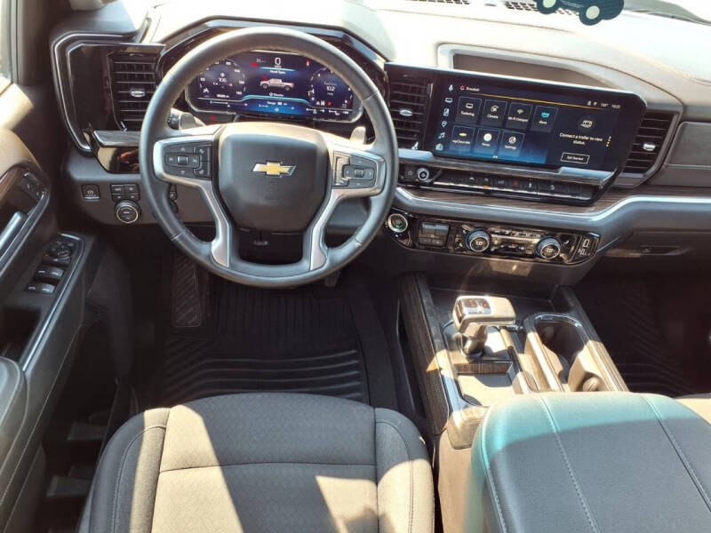 2024 Chevrolet Silverado 1500 LT - Photo 4