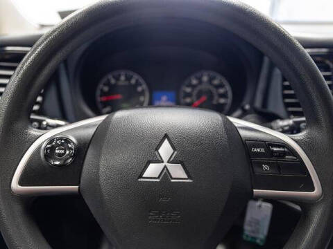 2014 Mitsubishi Outlander ES