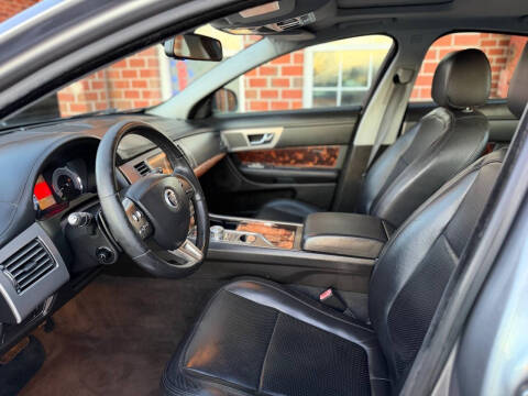 2009 Jaguar XF Premium Luxury