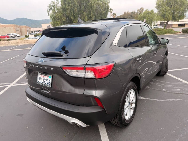2020 Ford Escape SE