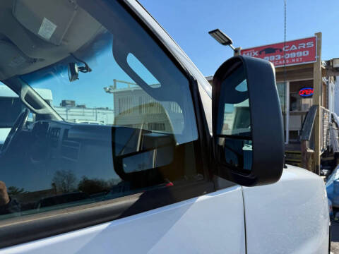 2022 GMC Savana 2500