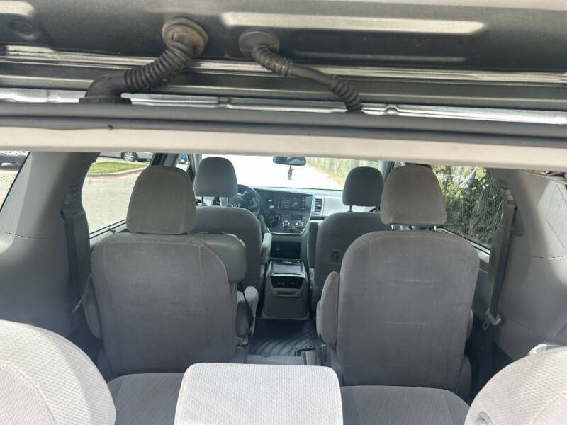 2018 Toyota Sienna LE 8-Passenger