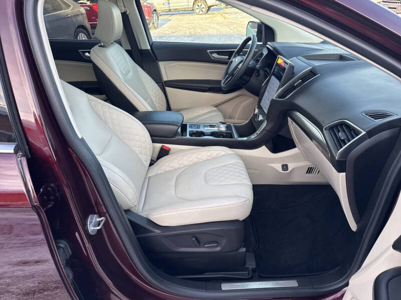 2024 Ford Edge Titanium