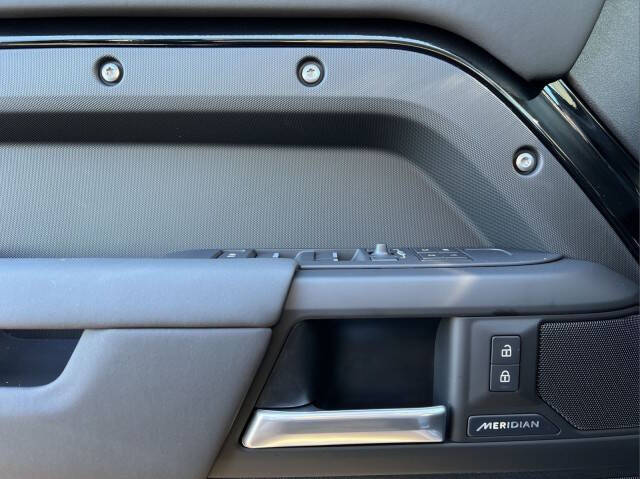 2026 Land Rover Defender 110 P300 S