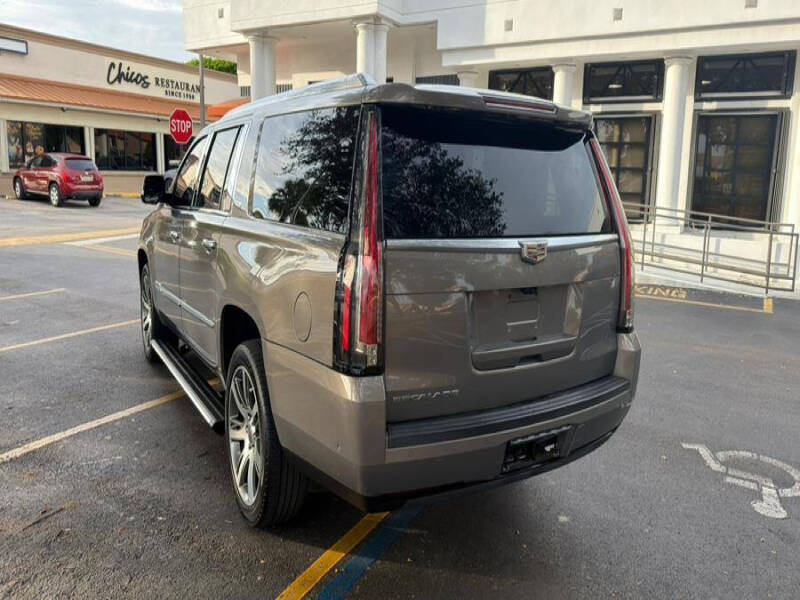 2017 Cadillac Escalade ESV Premium Luxury