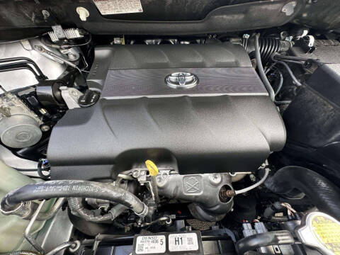 2014 Toyota Sienna XLE 8-Passenger