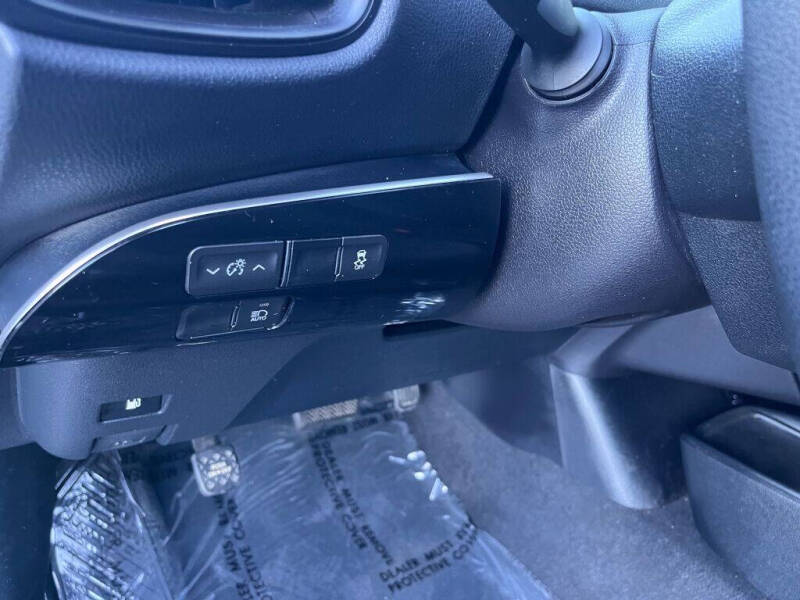 2022 Toyota Prius L Eco