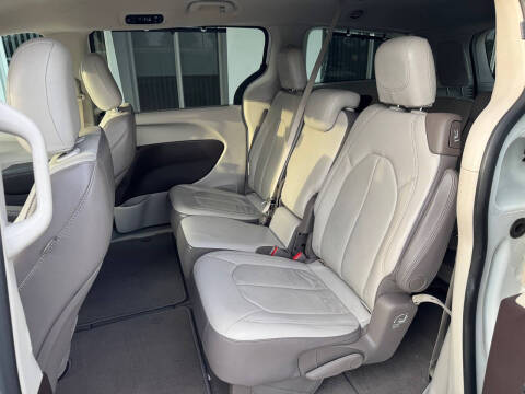 2017 Chrysler Pacifica Touring Plus