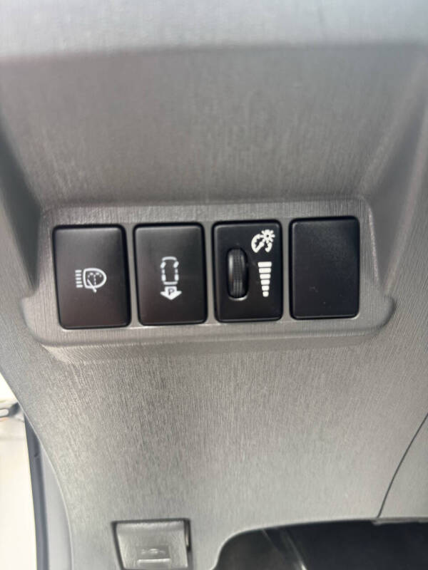 2012 Toyota Prius v Five