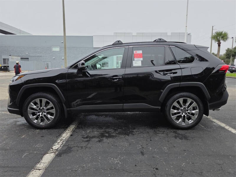 2025 Toyota RAV4 XLE Premium