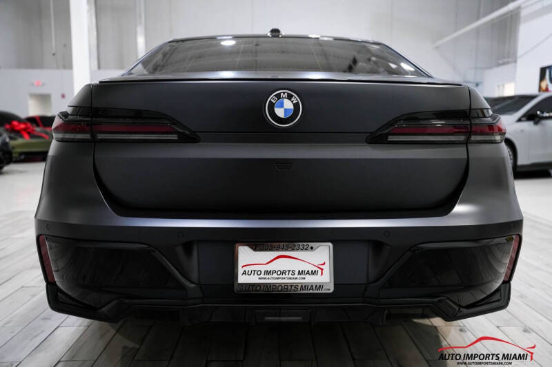 2025 BMW 7 Series 740i