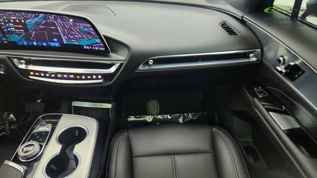 2024 Cadillac LYRIQ Tech