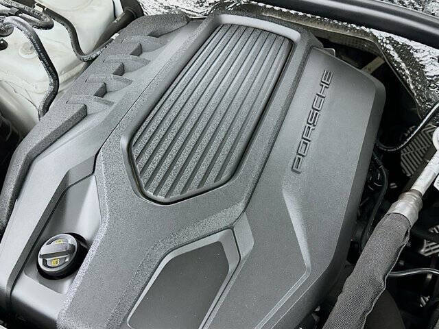 2023 Porsche Macan T