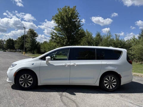 2022 Chrysler Pacifica Hybrid Touring L
