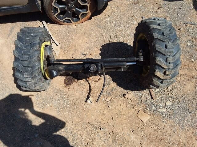 2014 John Deere 3032E 305