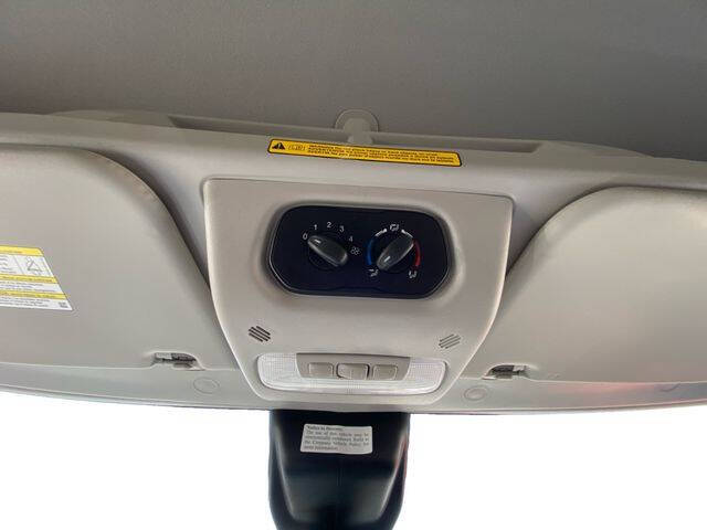 2019 Ford Transit 150 XLT