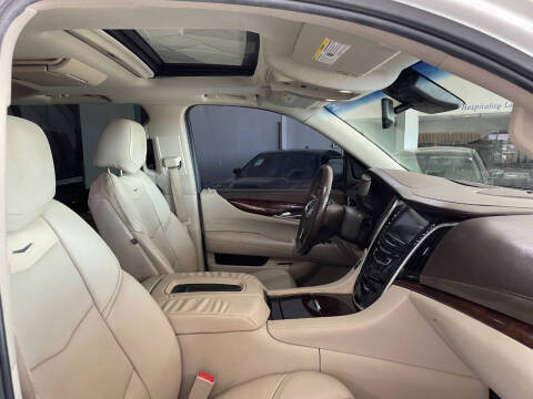 2015 Cadillac Escalade Luxury