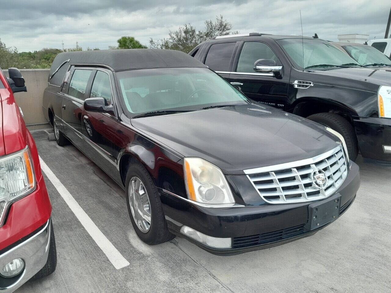 2008 Cadillac Hearse DTS Pro  - $17,950
