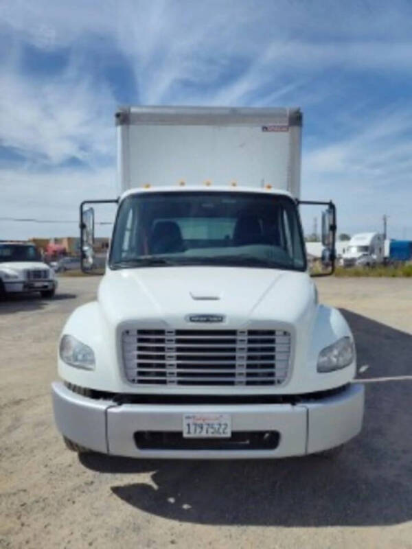 2021 Freightliner M2 106