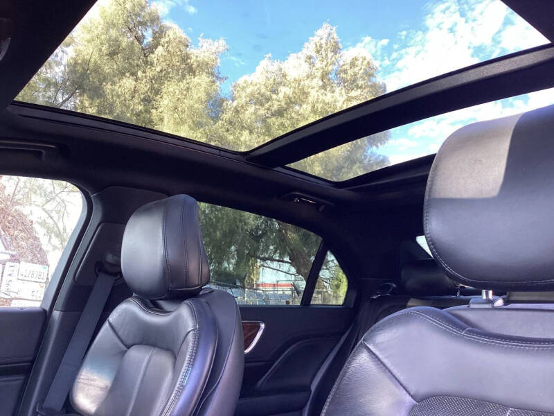 2019 Lincoln Continental Select