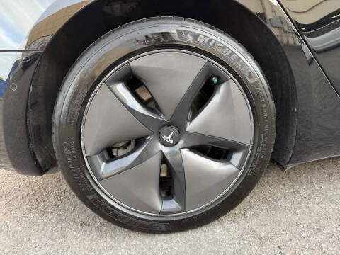 2019 Tesla Model 3 Standard Range Plus