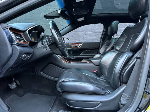 2018 Lincoln Continental Select