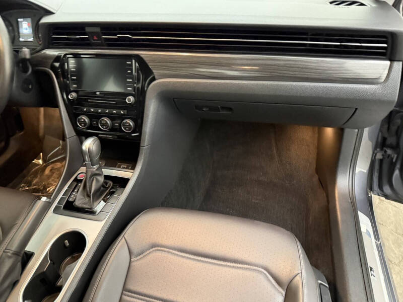 2020 Volkswagen Passat R-Line