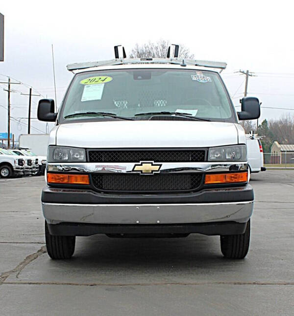 2024 Chevrolet Express 2500